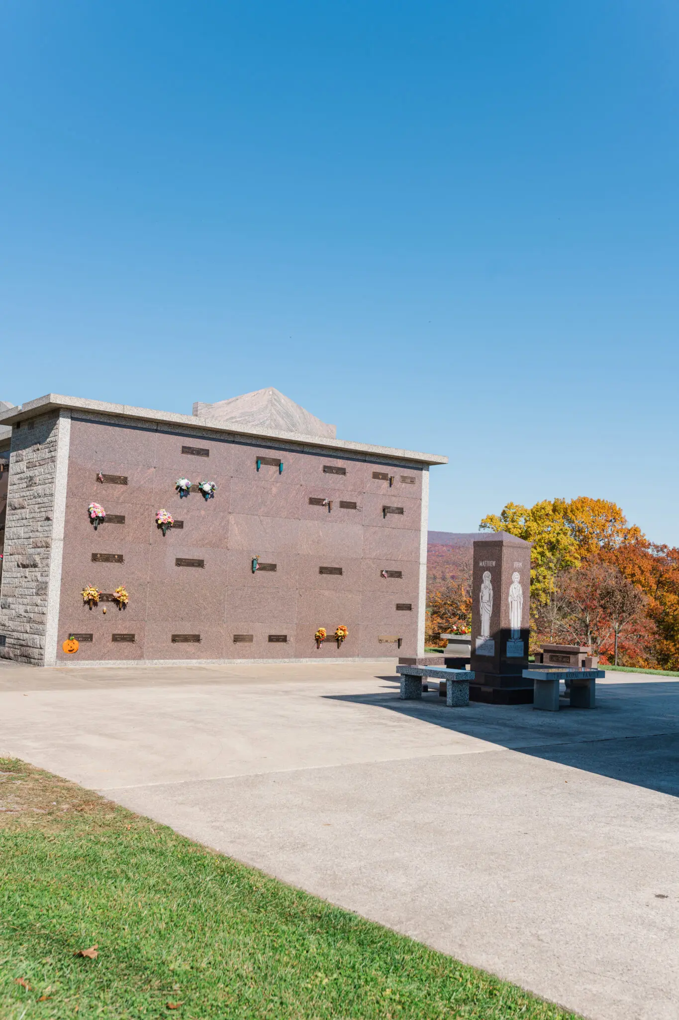 Mausoleum structure at Alto-Reste Park.